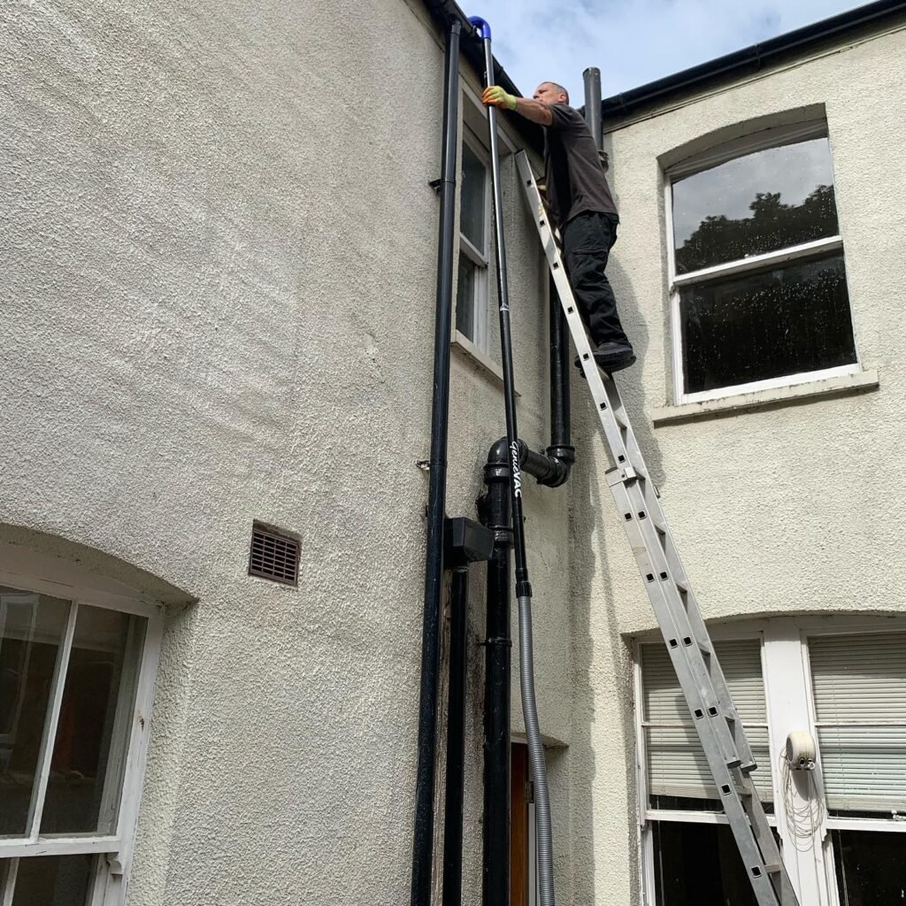 Lincs Cleaning gutter cleaning